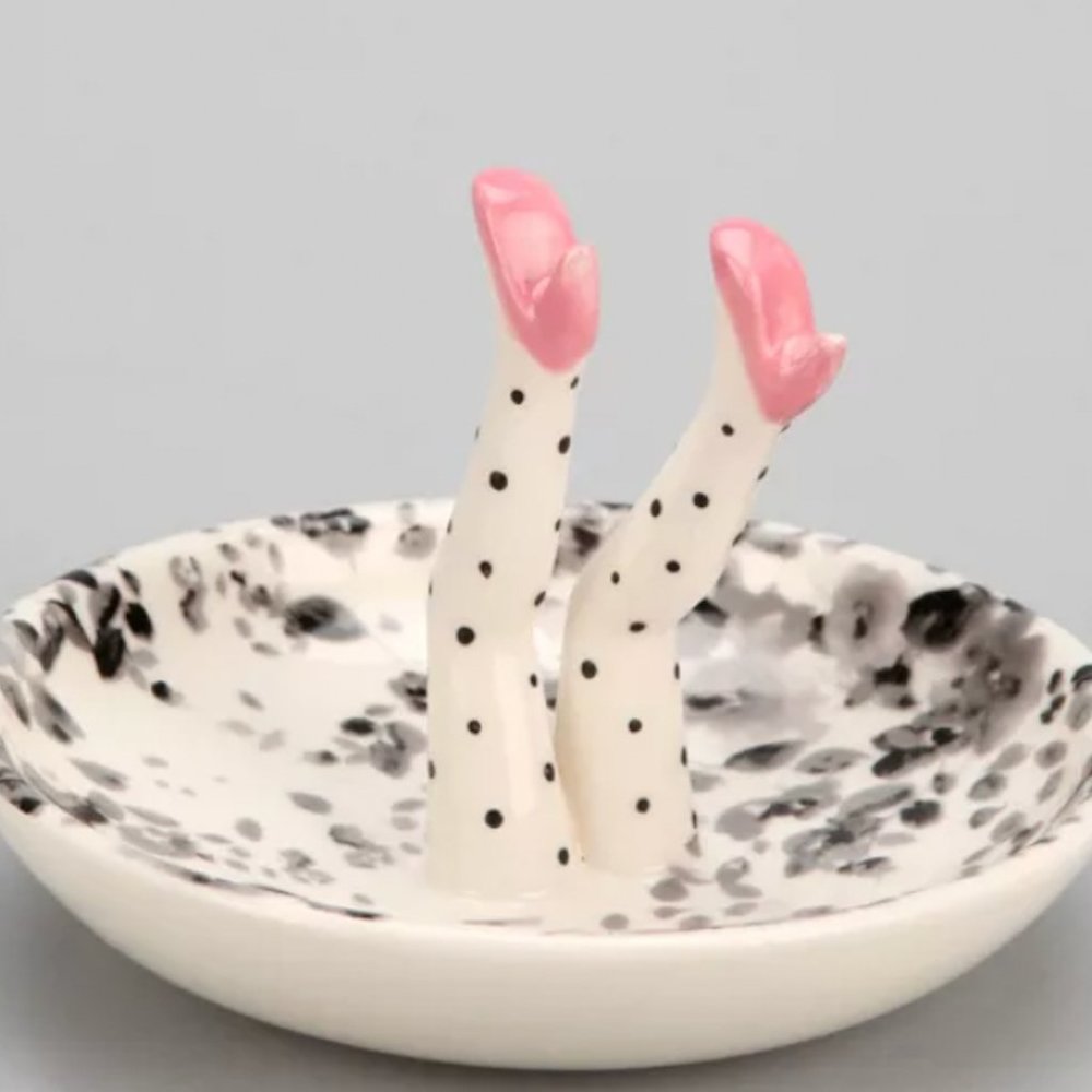 LOOKING for this jewelry dish from urban outfitters